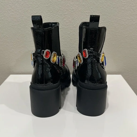 BETSEY JOHNSON JENESIS Embellished Black Patent Leather Lug Sole Chelsea Size 7 - Picture 4 of 5
